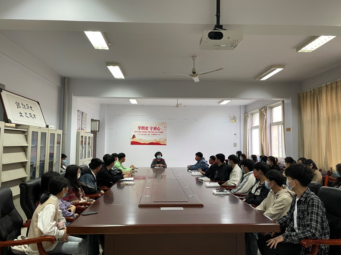说明: C:\Users\Administrator\Desktop\新建文件夹\四、员工心理疏导情况\马书记进班\微信图片_20220412202240.jpg