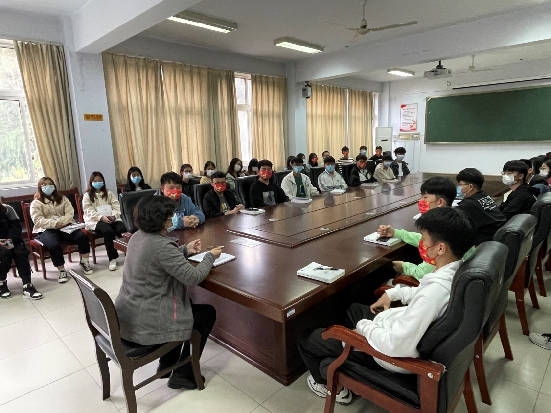 说明: C:\Users\Administrator\Desktop\新建文件夹\四、员工心理疏导情况\马书记进班\微信图片_20220412202213.jpg